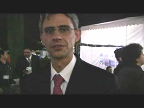 Entrevista a varias personalidades, entre ellas Rafael Riva-Palacio,
Director of international cooperation and liaison.
